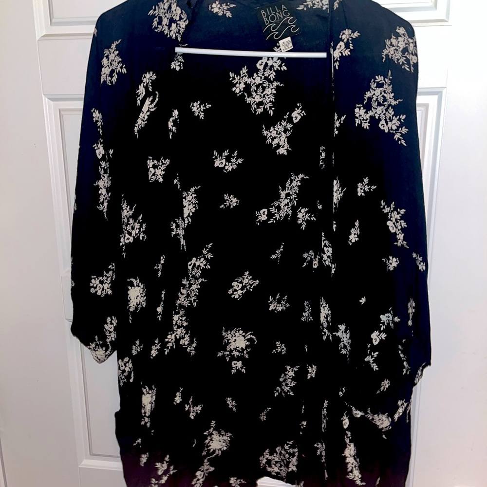 Billabong Black/ Floral Kimono